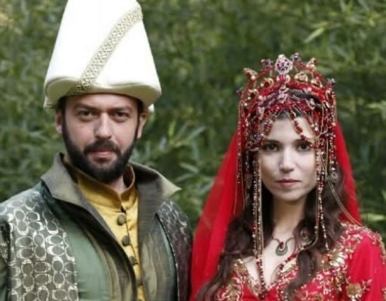 トルコドラマ オスマン帝国外伝 愛と欲望のハレム で夫婦だったハティジェ皇女とイブラヒム大宰相は史実でも夫婦だったのか そして皇帝スレイマンを演じた役者さんの奥様についても調べてみました ドラマ好き 映画好き 旅だって大好き